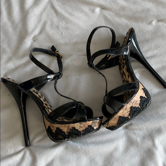 Stroppy heels with lace detail - Picture 5 of 5